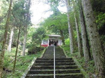 串間市　瀧山神社階段参道２.JPG